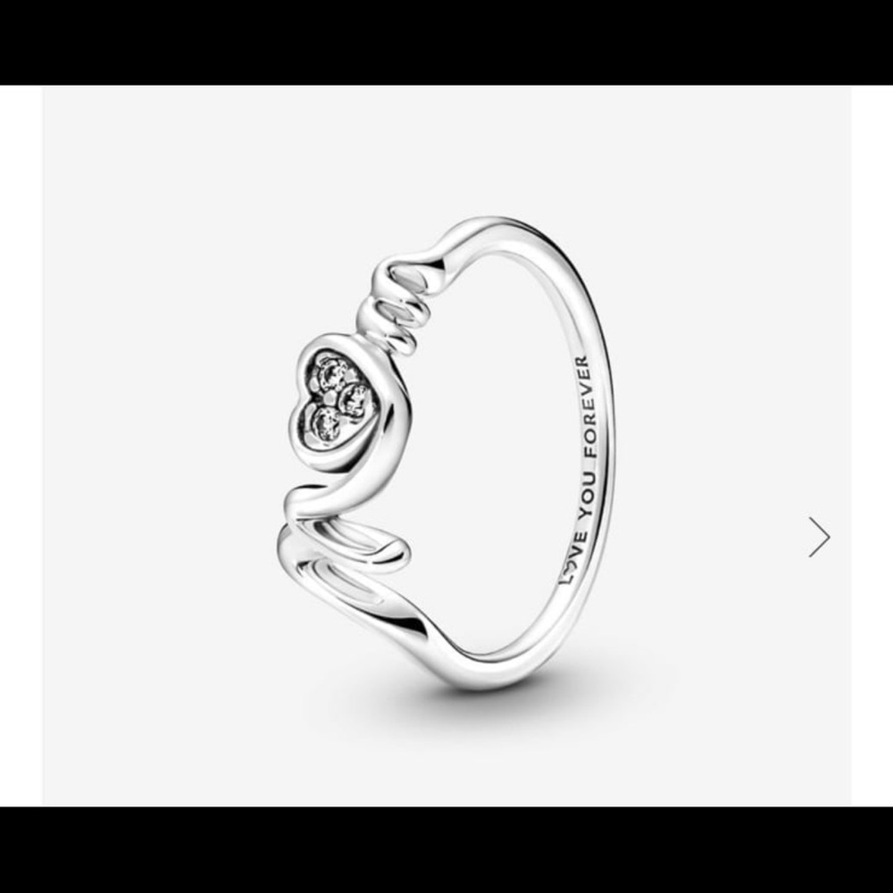 Pandora mom pave ring is 8